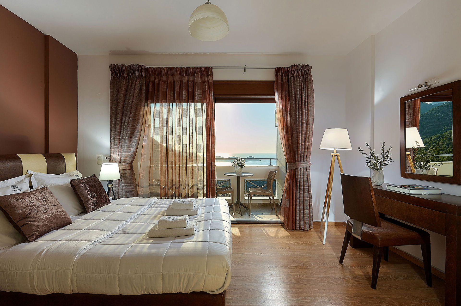 Okeanides Villas Crete Villa Pitho master bedroom
