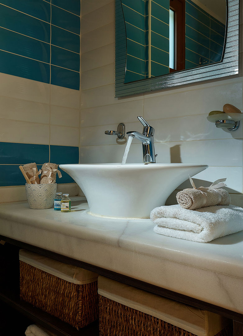 Okeanides Villas Crete Villa Pitho bathroom