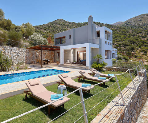 Okeanides Villas Crete Villa Electra sunbeds by the swimming pool