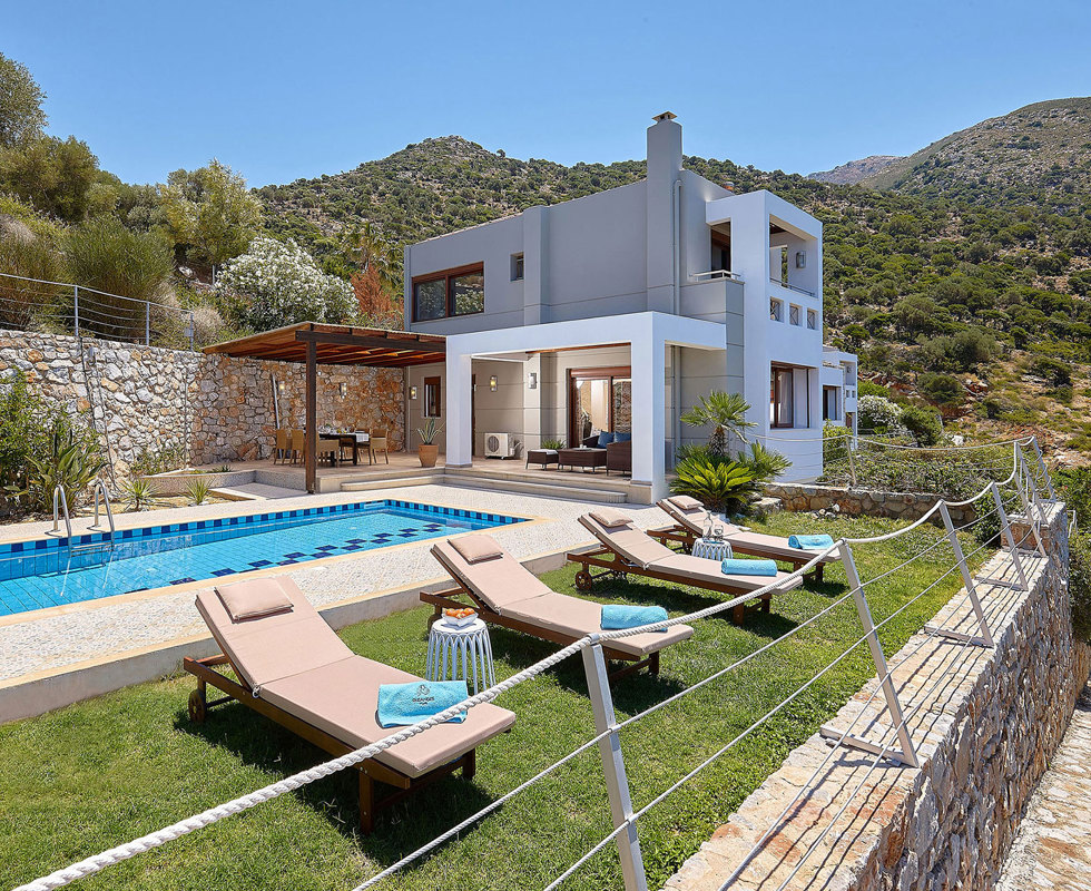 Okeanides Villas Crete Villa Electra sunbeds by the swimming pool